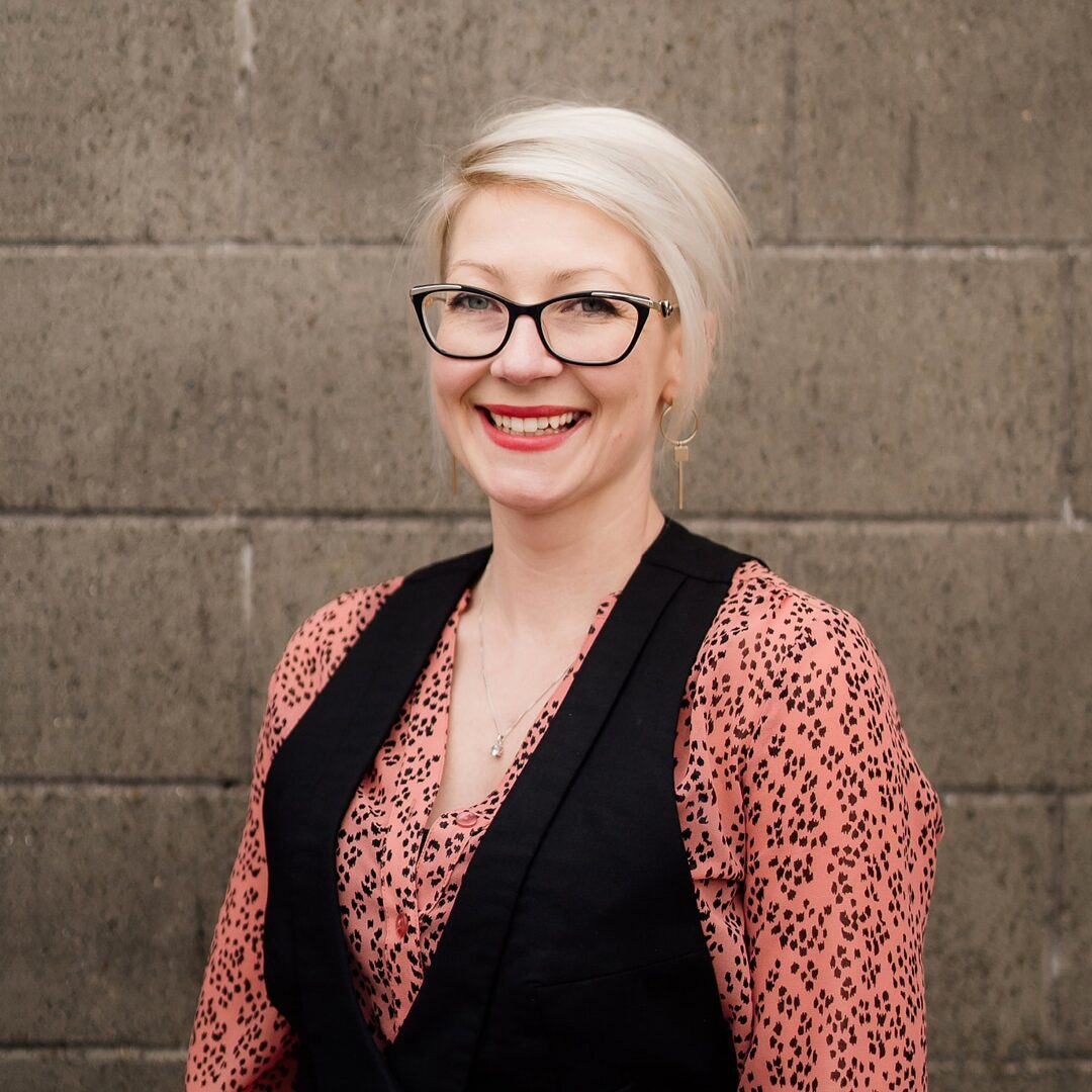 Crisp-Apple-Sarah-Crispin-Naish-1200x1080px